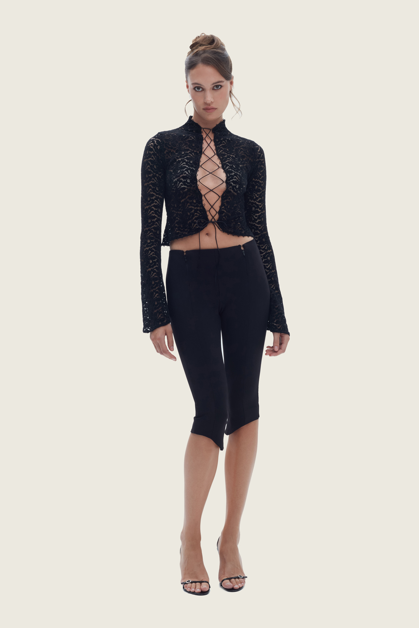 NEREA CAPRI BLACK